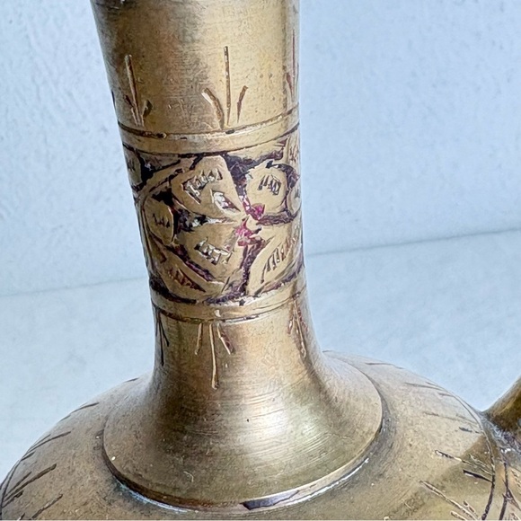 Vintage Solid Brass Teapot Genie Lamp Pitcher Made in India Ornate Etched Floral - Picture 14 of 15